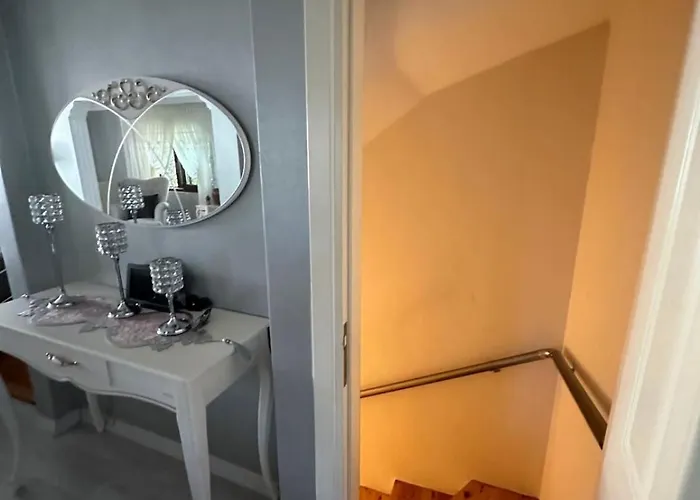 With Private Pool In 别墅 *