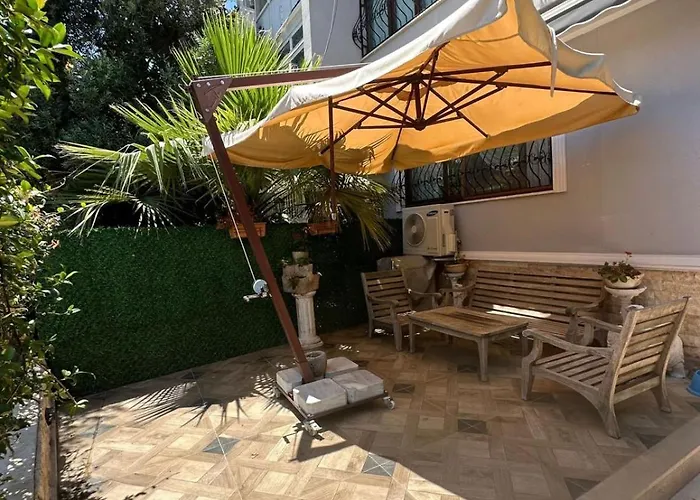 With Private Pool In 别墅 马尔马里斯