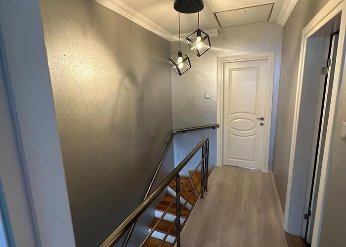 With Private Pool In 别墅 马尔马里斯